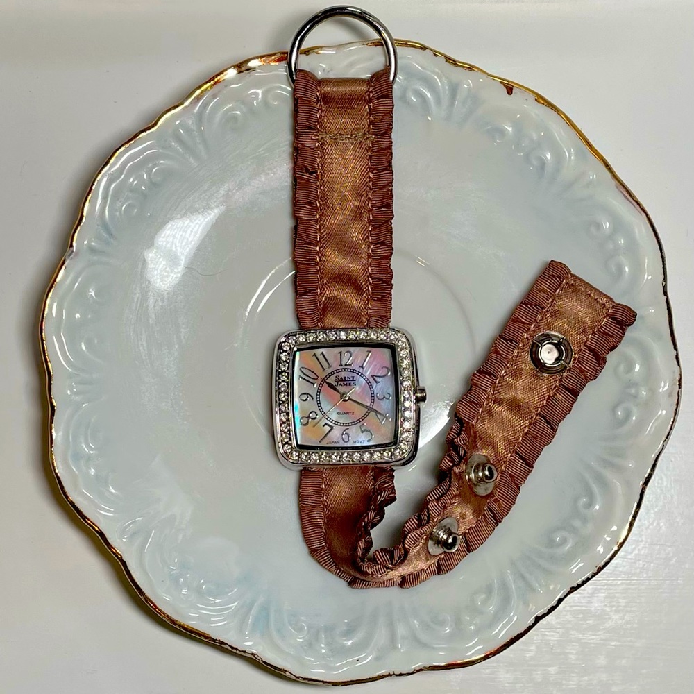 Estate Watch - Crystal Bezel